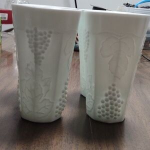 Colony vintage milk glass glasses